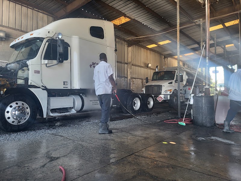 Louis Truck Wash — truck parking location