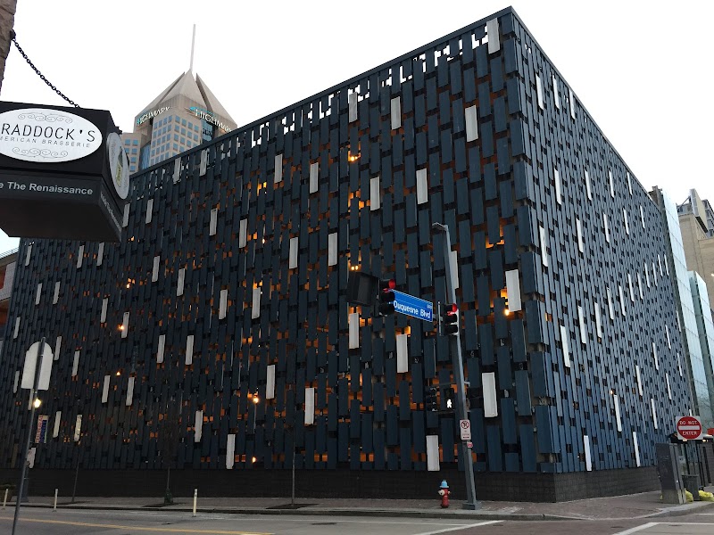 Ft. Duquesne & Sixth Garage — truck parking location