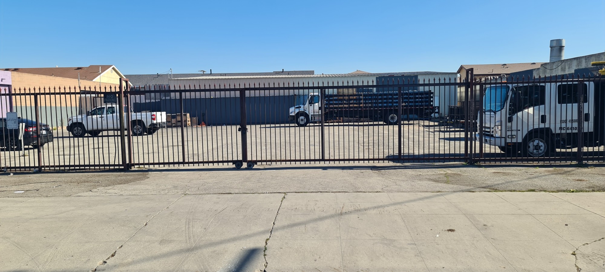 Western Avenue Parking - Photo 4
