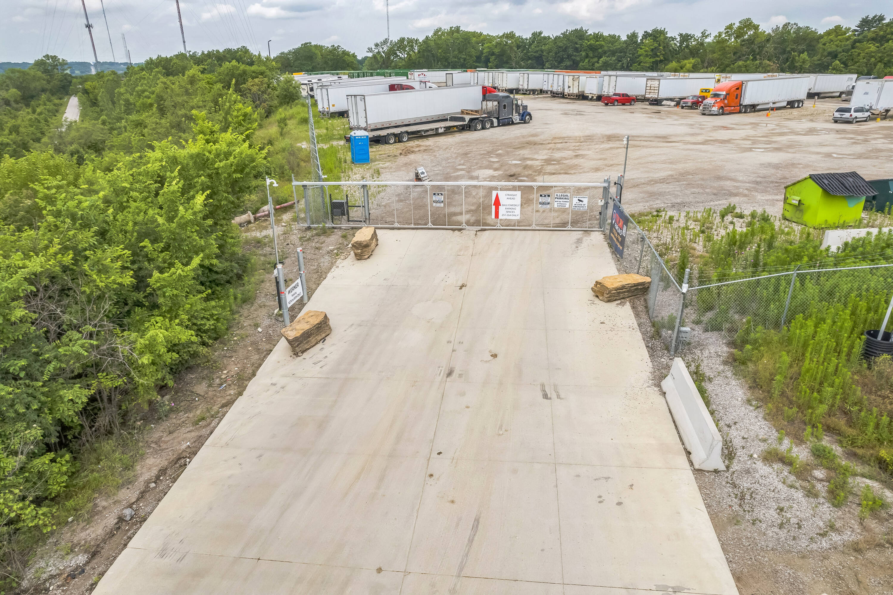 Secure Truck & Trailer Parking - STORE MY TRUCK (Kansas City, MO)